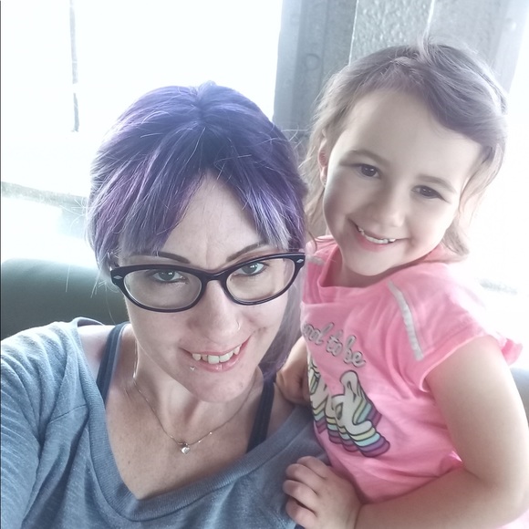 Meet your Posher, Alexandra - Picture 3 of 3